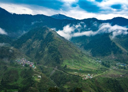 Where to Stay in Bir Billing – Luxury Cottages vs Hotels